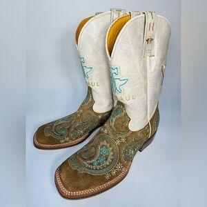 Tin Haul White and Brown Western Boots